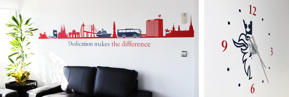 Decoración Oficinas Scania Hispania Despacho y Reloj en vinilo de corte sobre pared